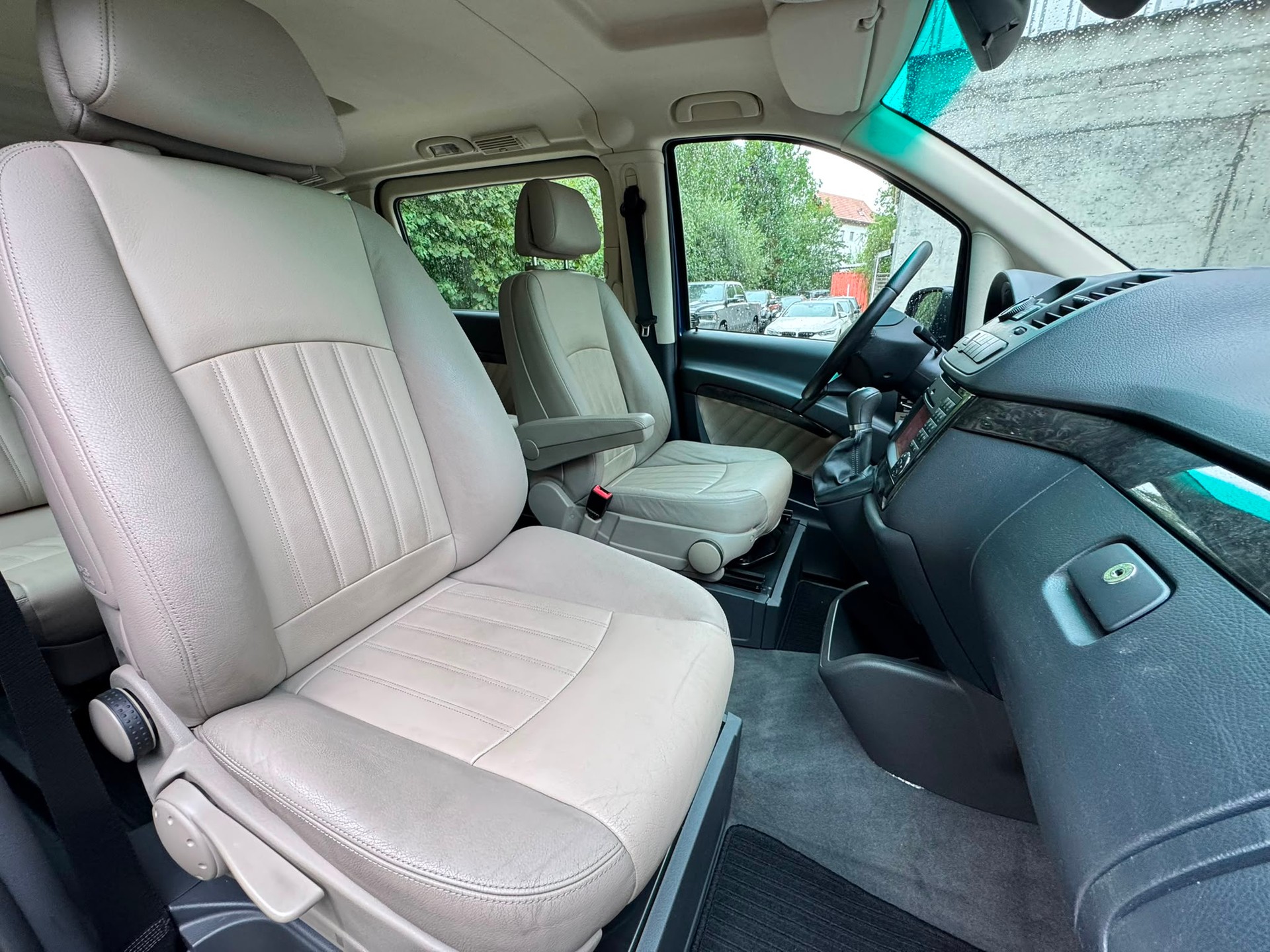 MERCEDES-BENZ Viano 3.0 CDI Blue Efficiency Ambiente A-image-22