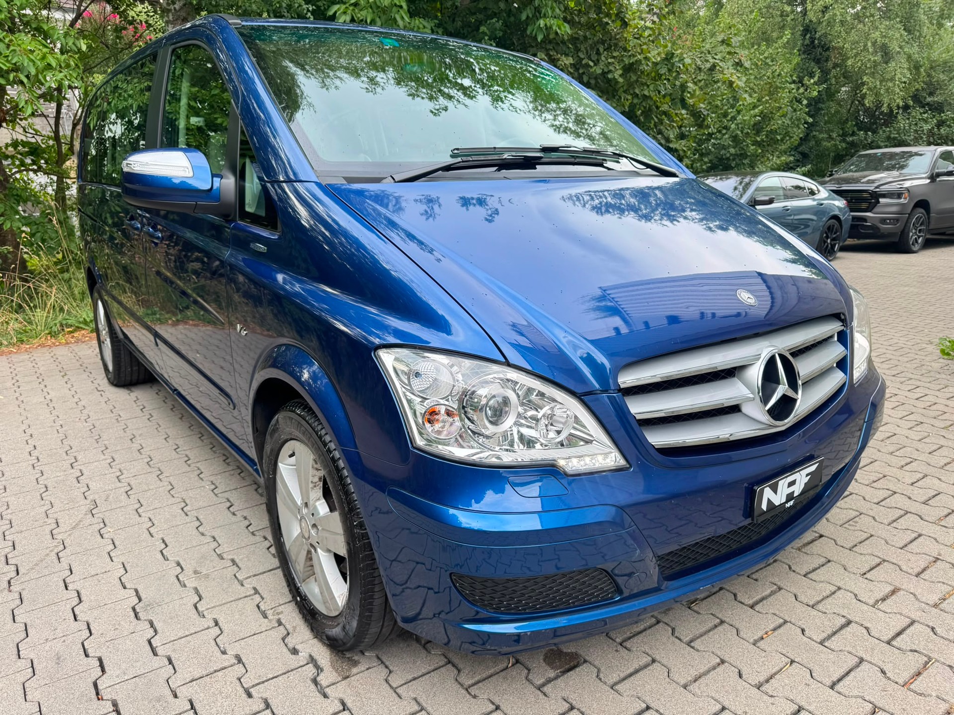 MERCEDES-BENZ Viano 3.0 CDI Blue Efficiency Ambiente A-image-8
