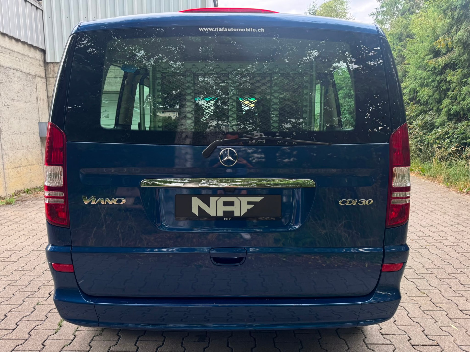 MERCEDES-BENZ Viano 3.0 CDI Blue Efficiency Ambiente A-image-4