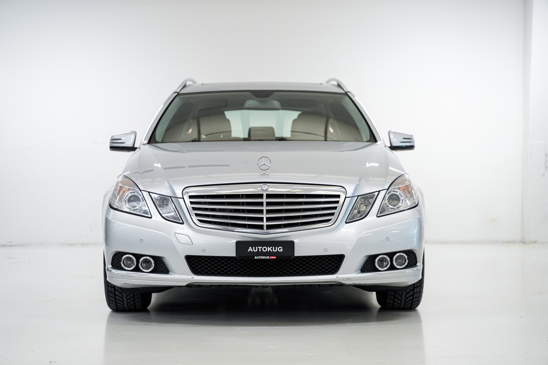MERCEDES-BENZ E 350 CGI BlueEfficiency Avantgarde 7G-Tronic-showroom-element-1