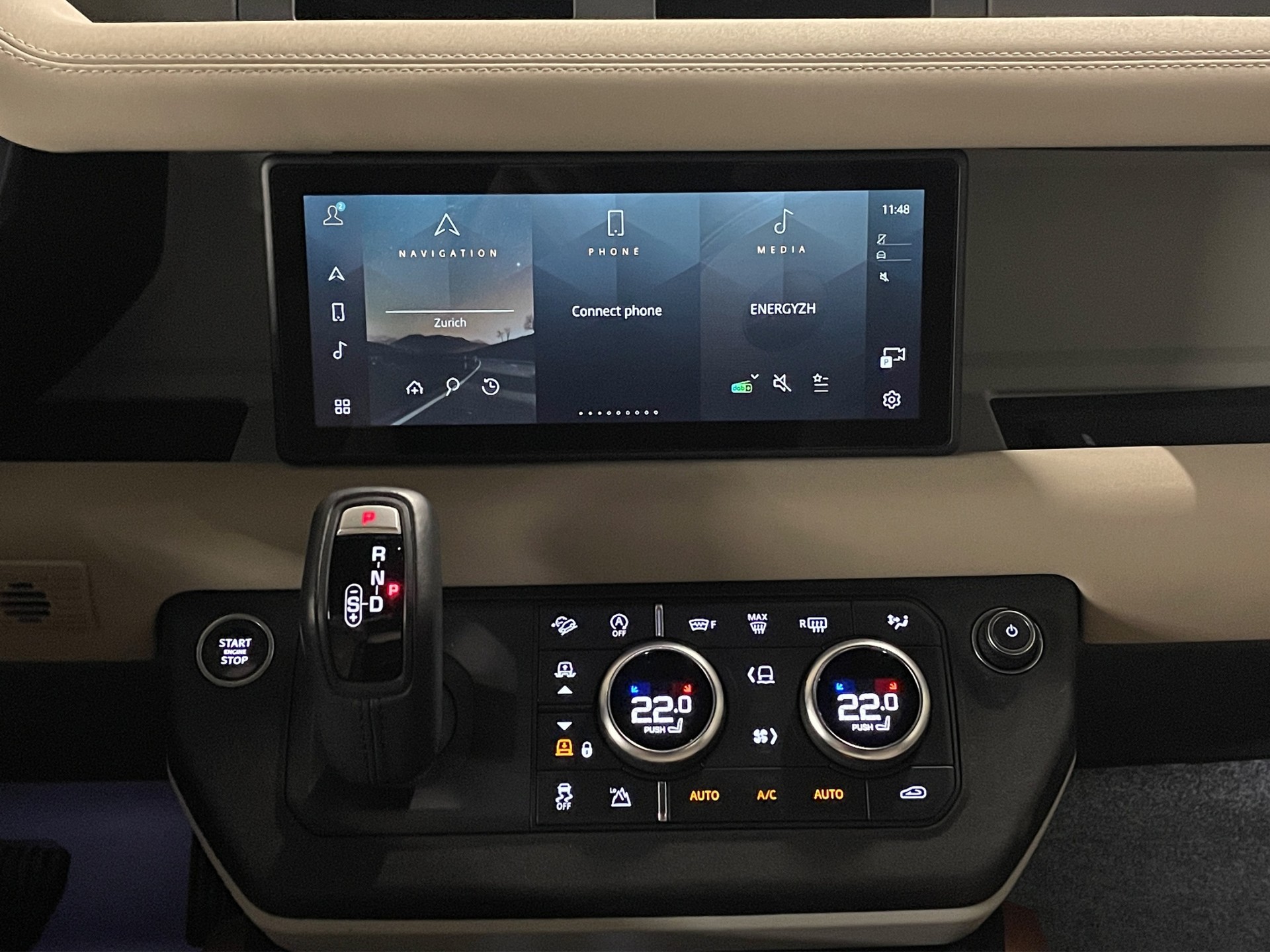 LAND ROVER Defender 90 3.0 D I6 250 SE-image-10