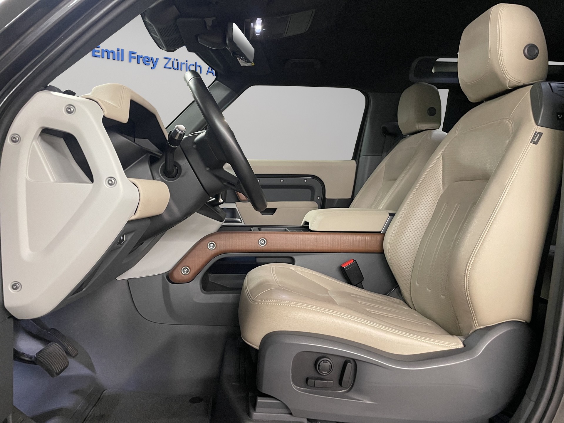 LAND ROVER Defender 90 3.0 D I6 250 SE-image-6