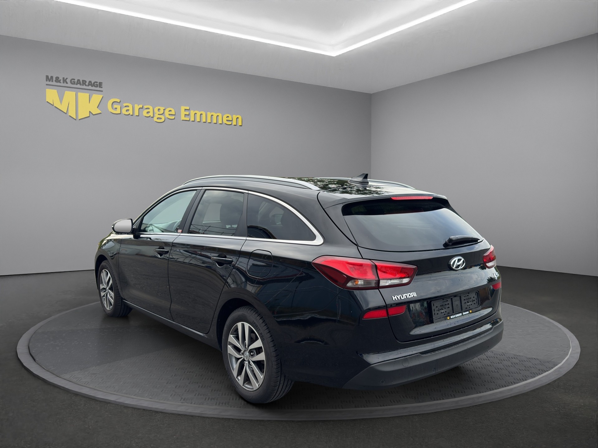 HYUNDAI i30 Wagon 1.6 CRDi Amplia DCT-showroom-element-2