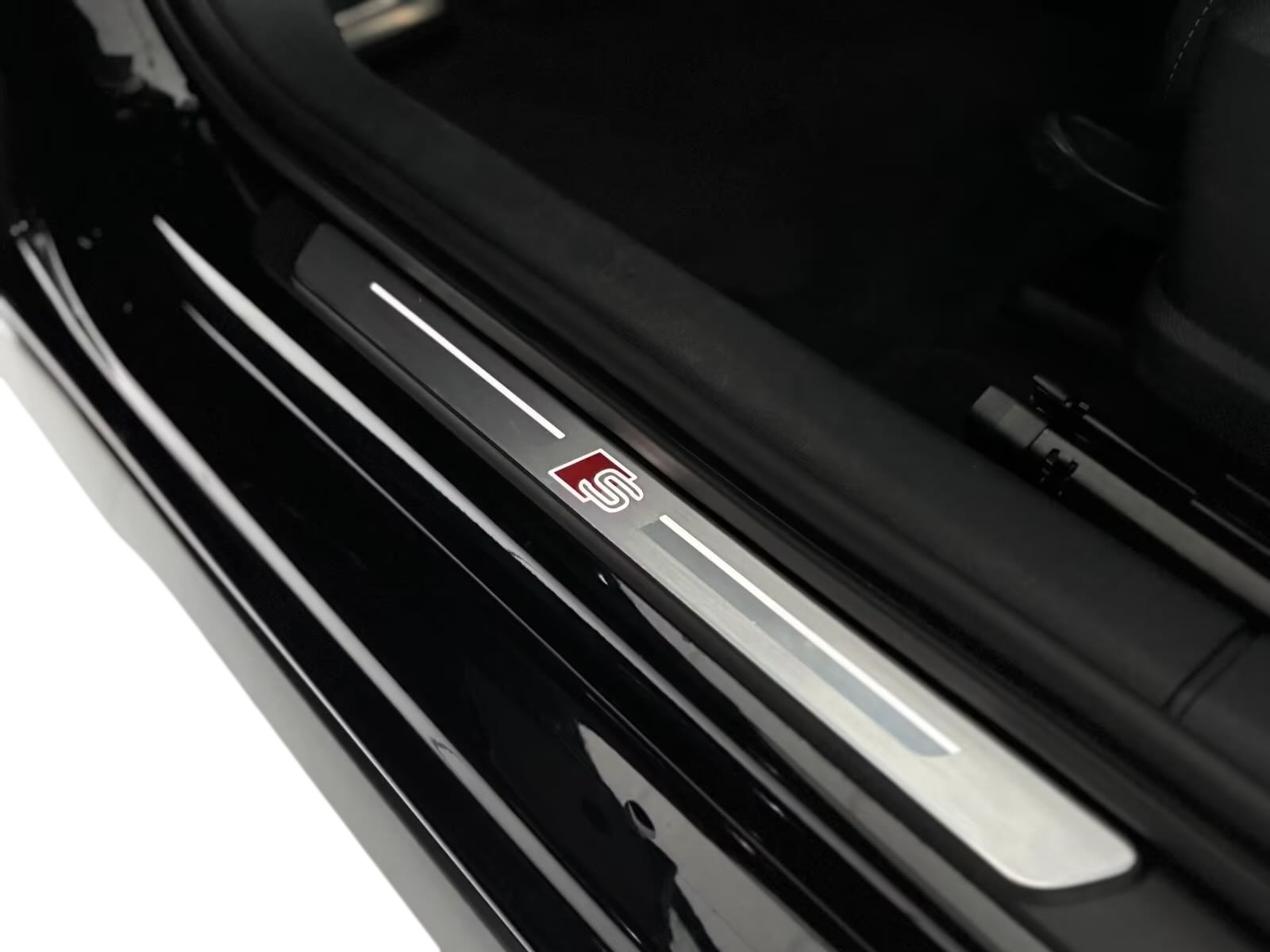 AUDI A3 Sportback TFSI 110 kW S line S tronic-image-22