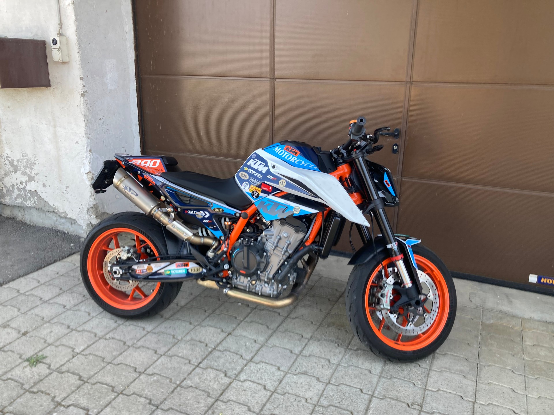 KTM R-image-0