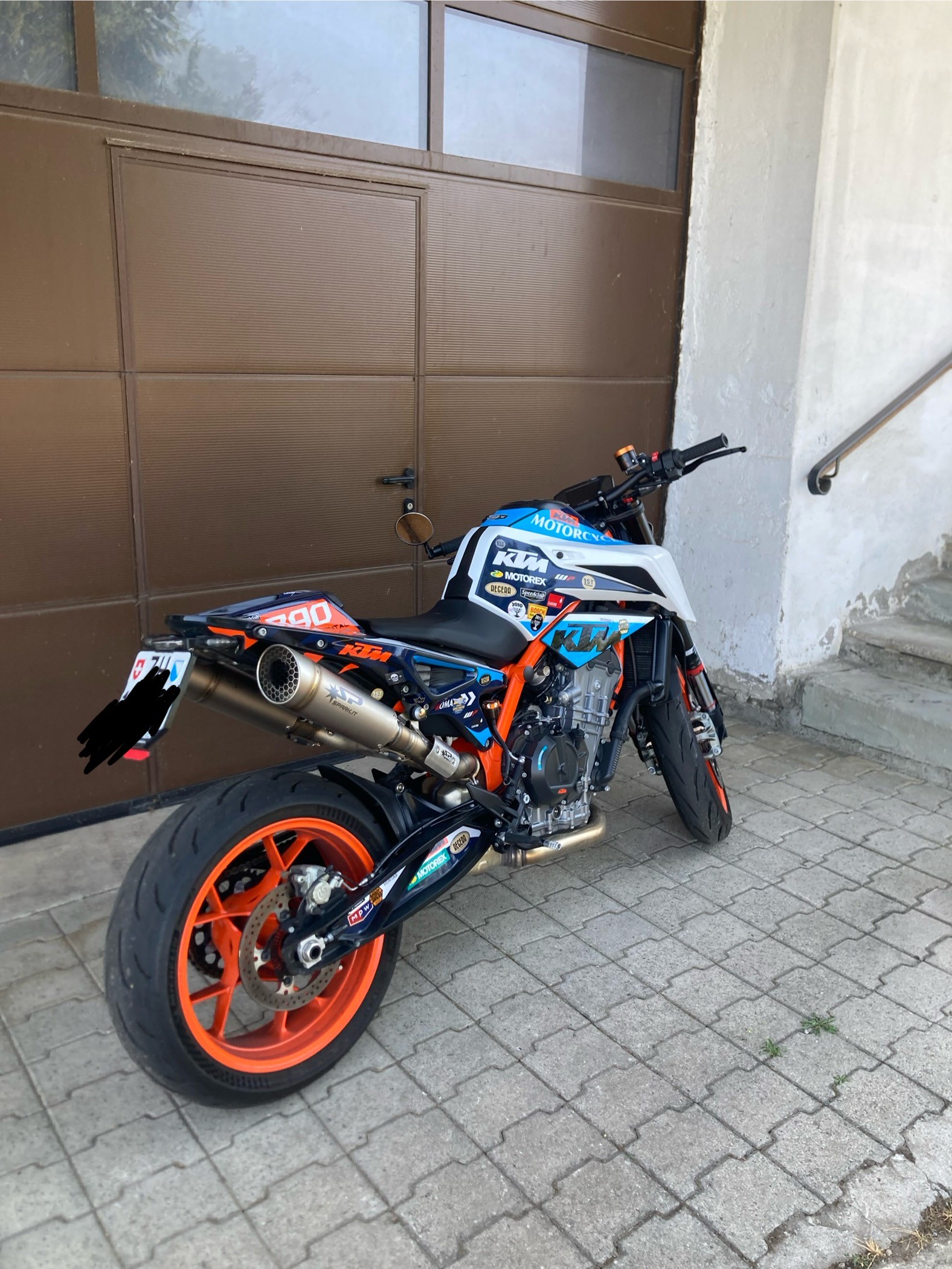 KTM R-image-2