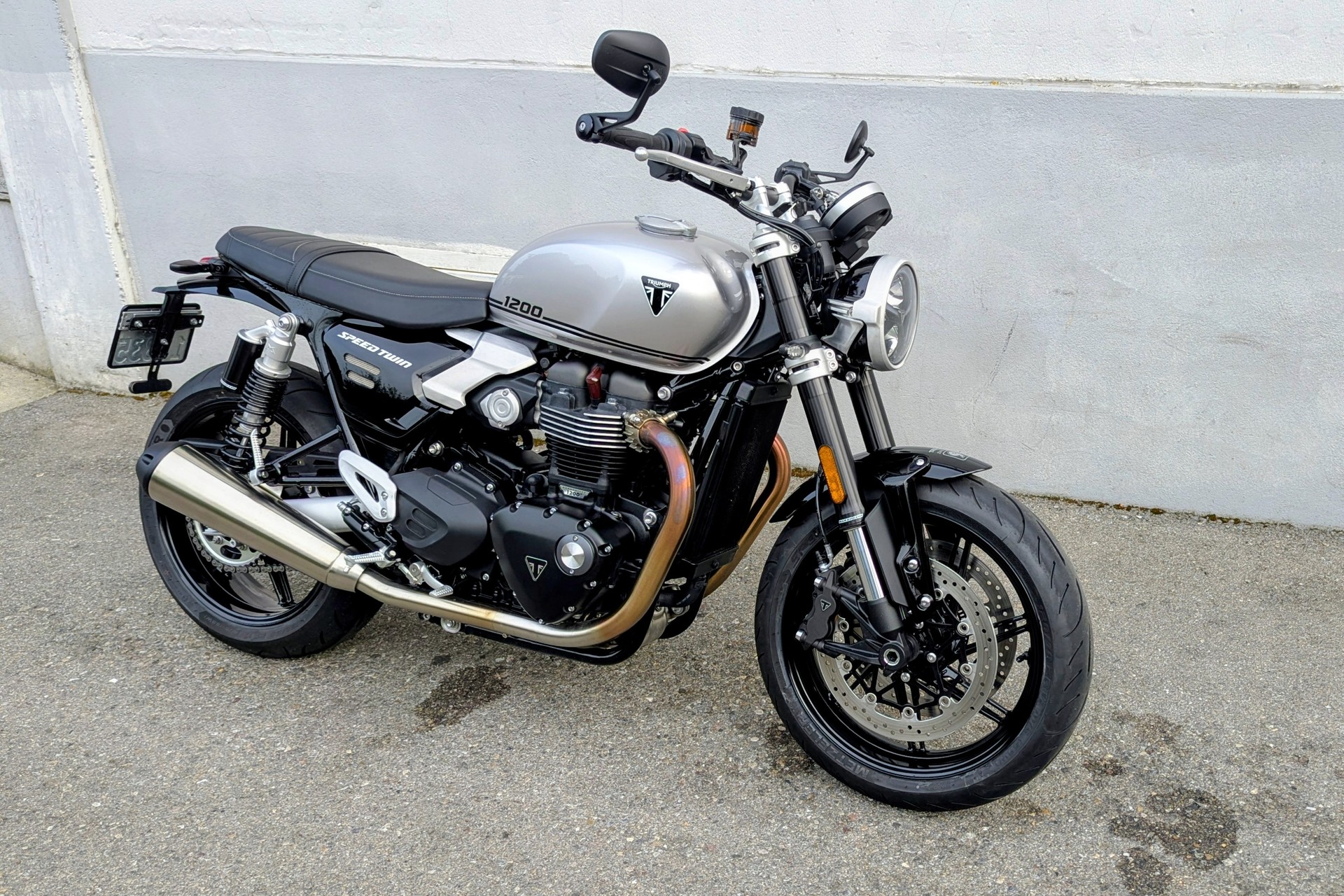 TRIUMPH Speed Twin 1200-image-1