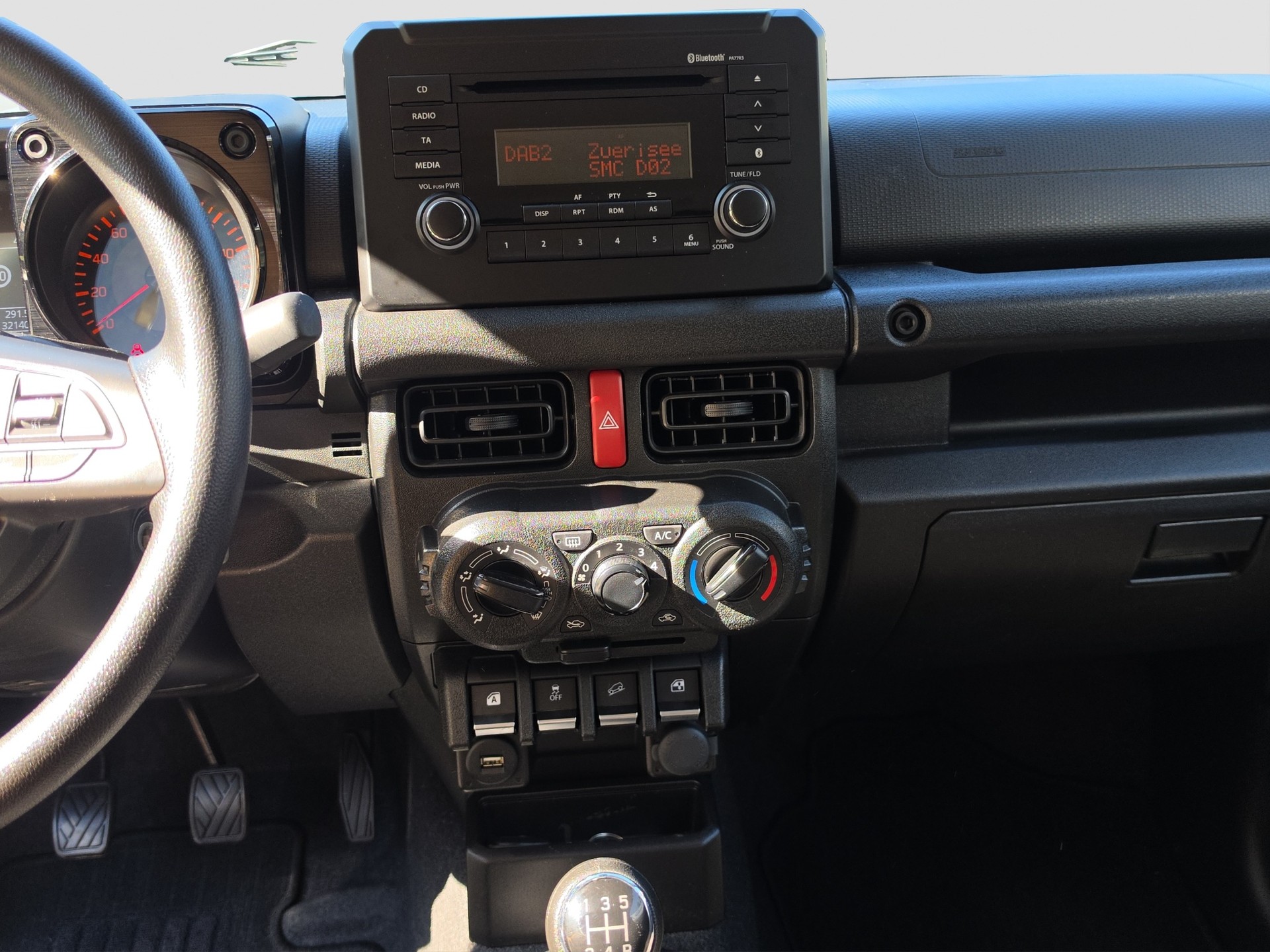 SUZUKI Jimny 1.5 Compact+ 4x4-image-9