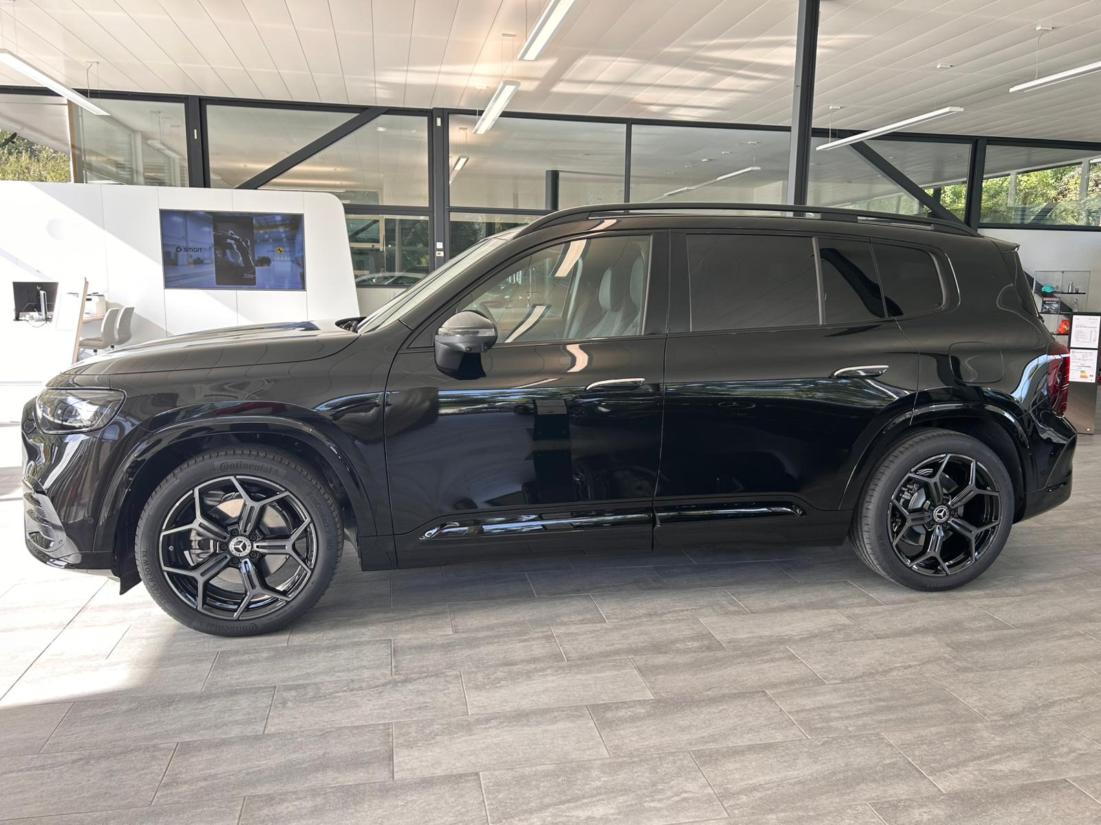 MERCEDES-BENZ GLB 220 4Matic 8G-Tronic-showroom-element-1
