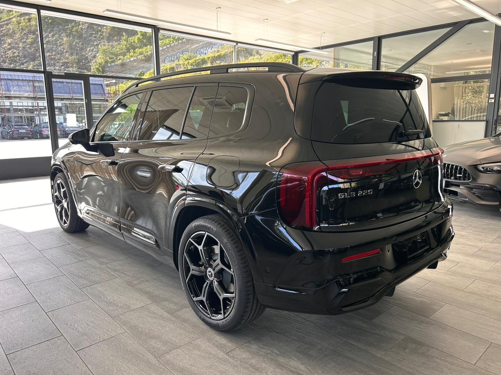 MERCEDES-BENZ GLB 220 4Matic 8G-Tronic-showroom-element-2