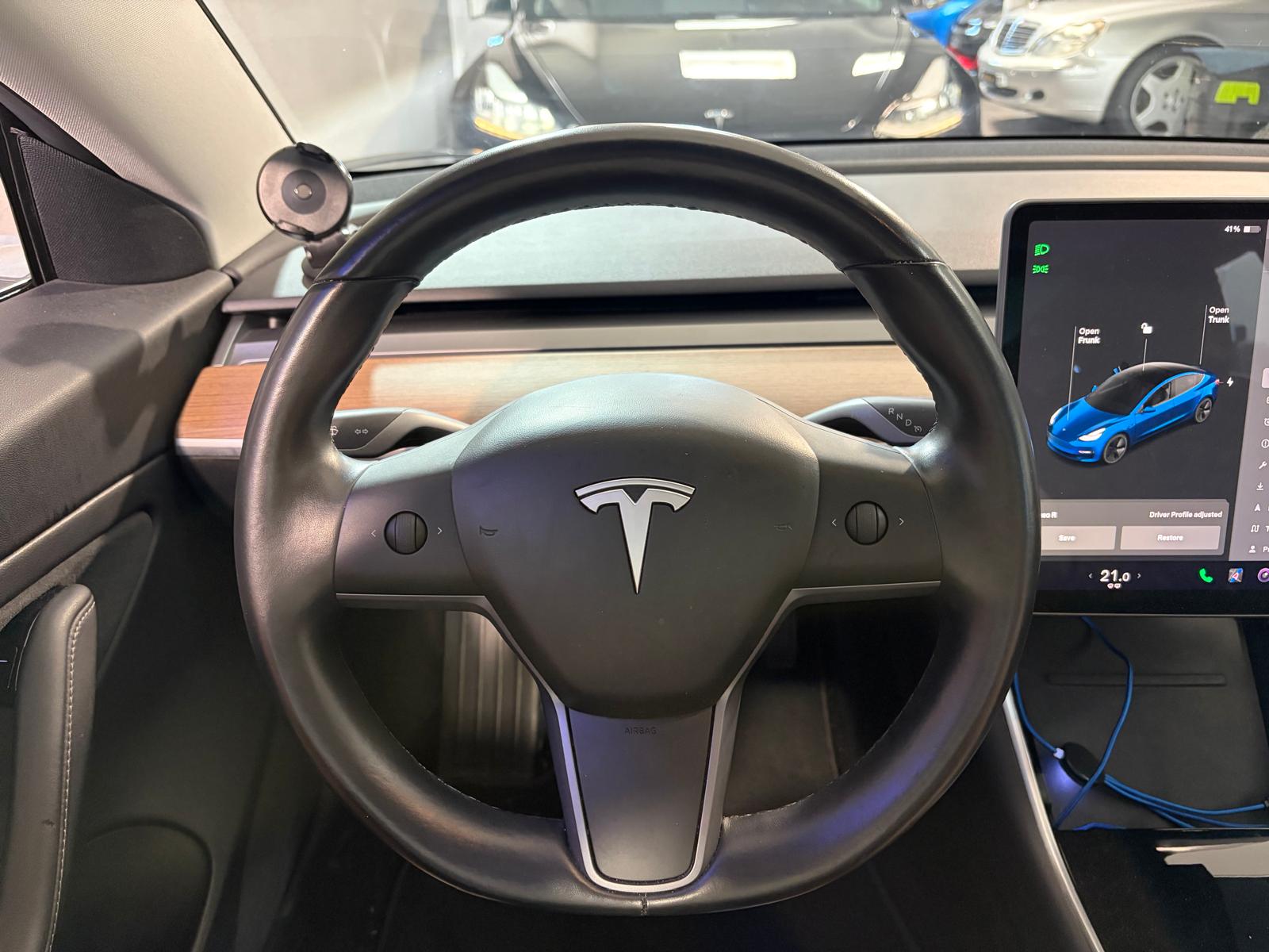 TESLA Model 3 Long Range Dual Motor AWD-image-17