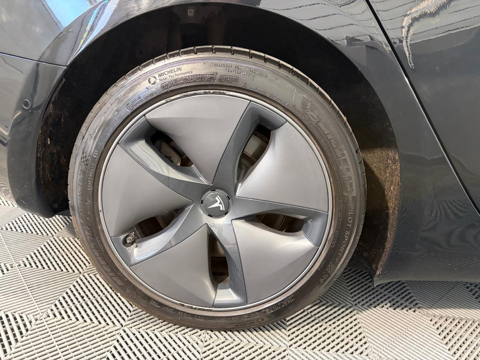 TESLA Model 3 Long Range Dual Motor AWD-image-25