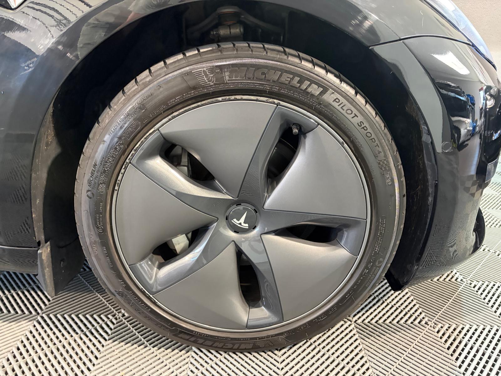 TESLA Model 3 Long Range Dual Motor AWD-image-26