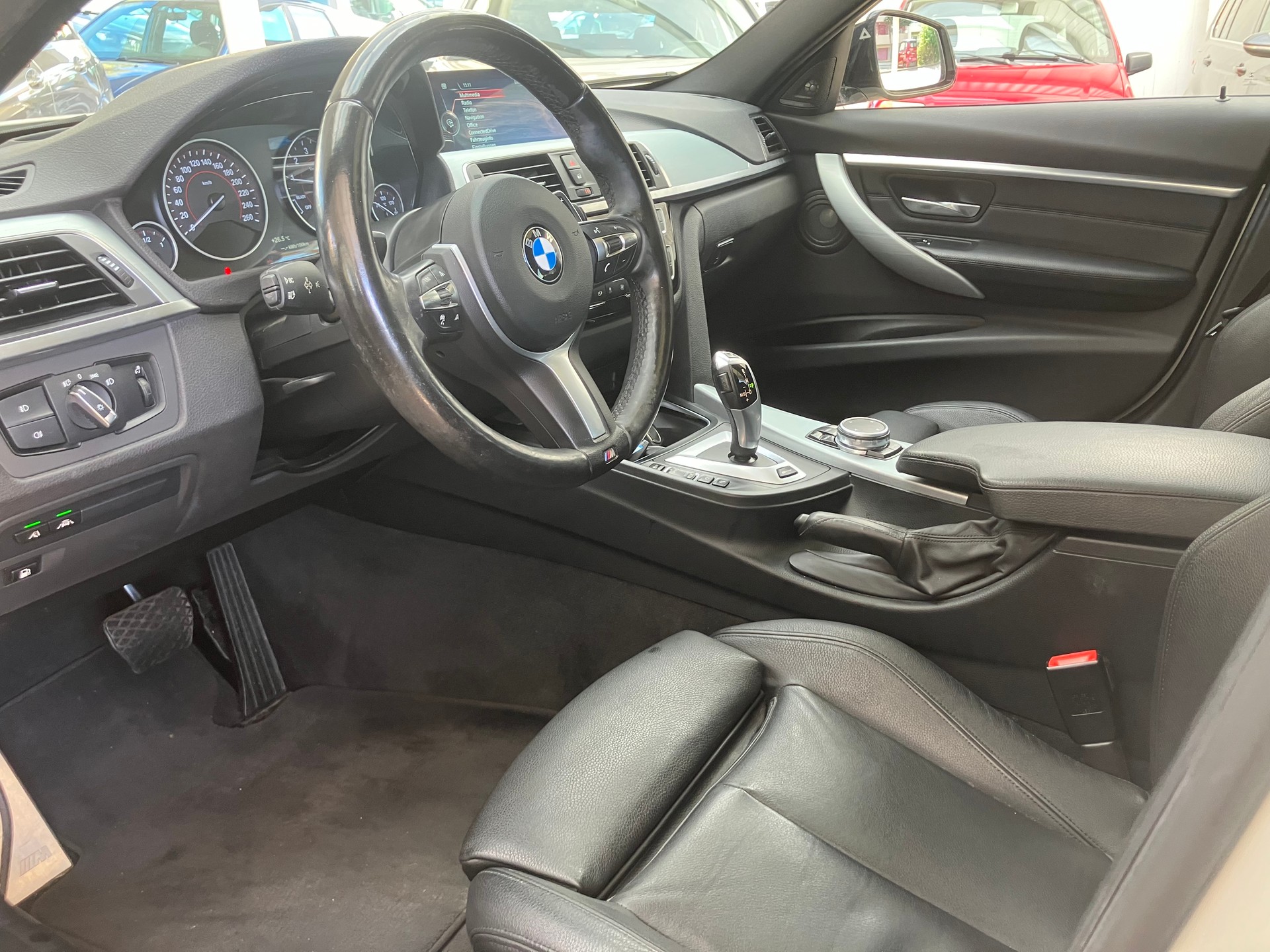 BMW 330e iPerformance M Sport Steptronic-image-1