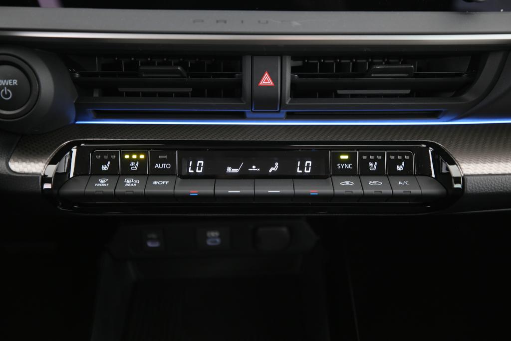 TOYOTA Prius 2.0 Plug-In-Hybrid Premium-image-8