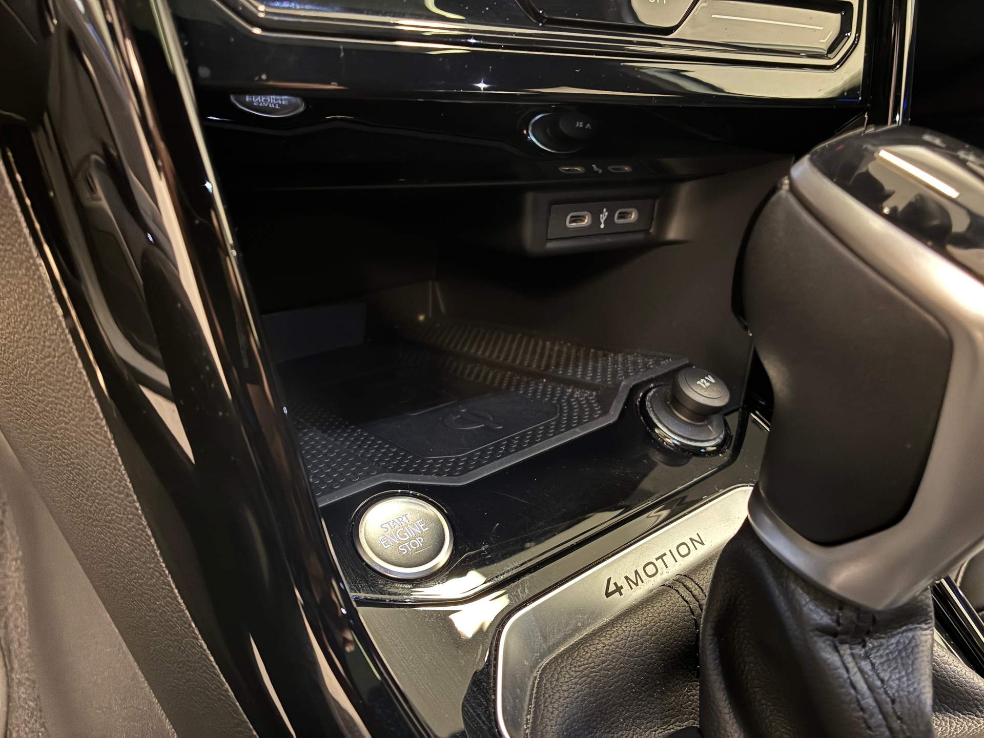 VW T-Roc 2.0 TSI R DSG 4motion-image-11