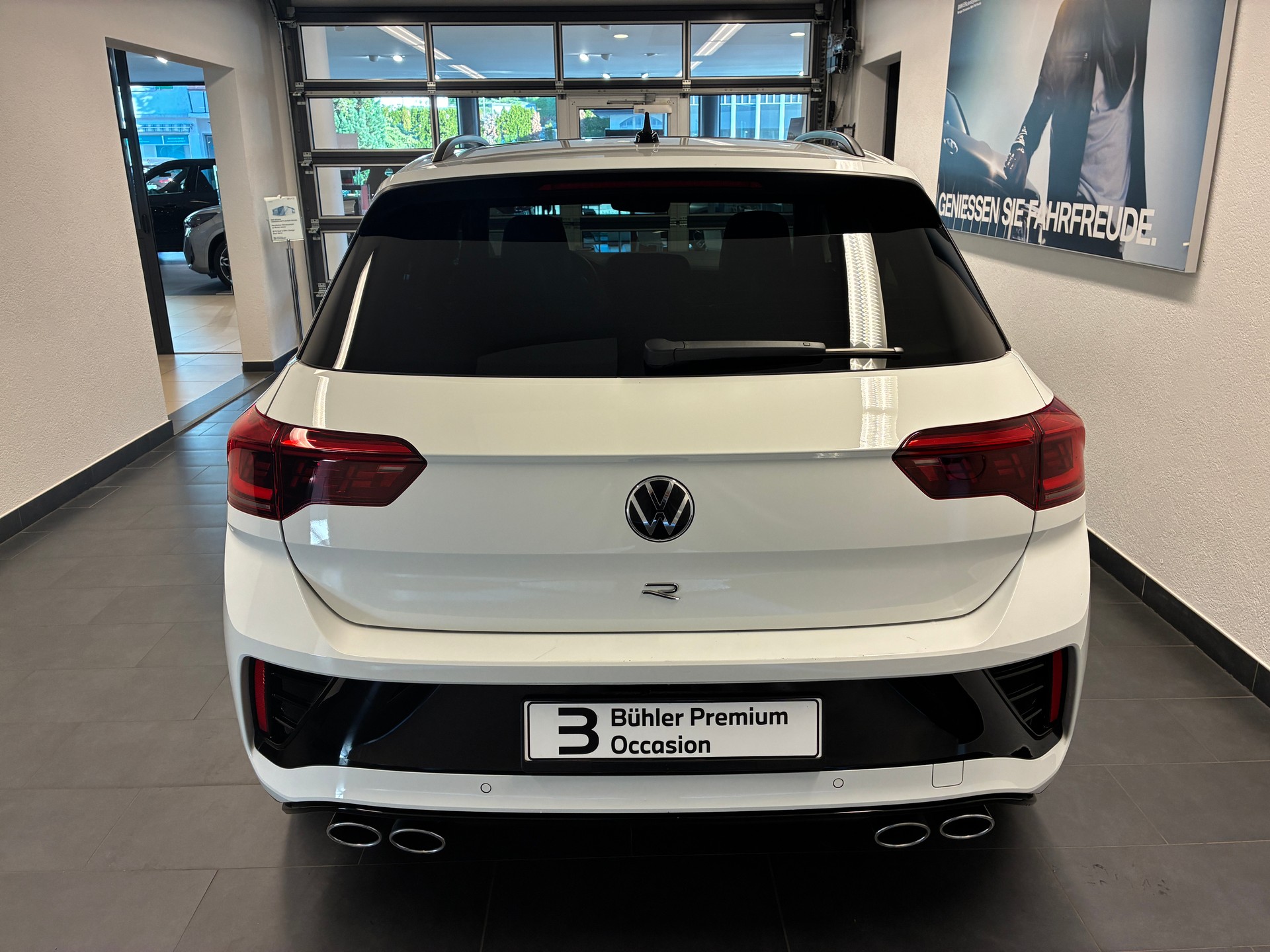 VW T-Roc 2.0 TSI R DSG 4motion-image-4