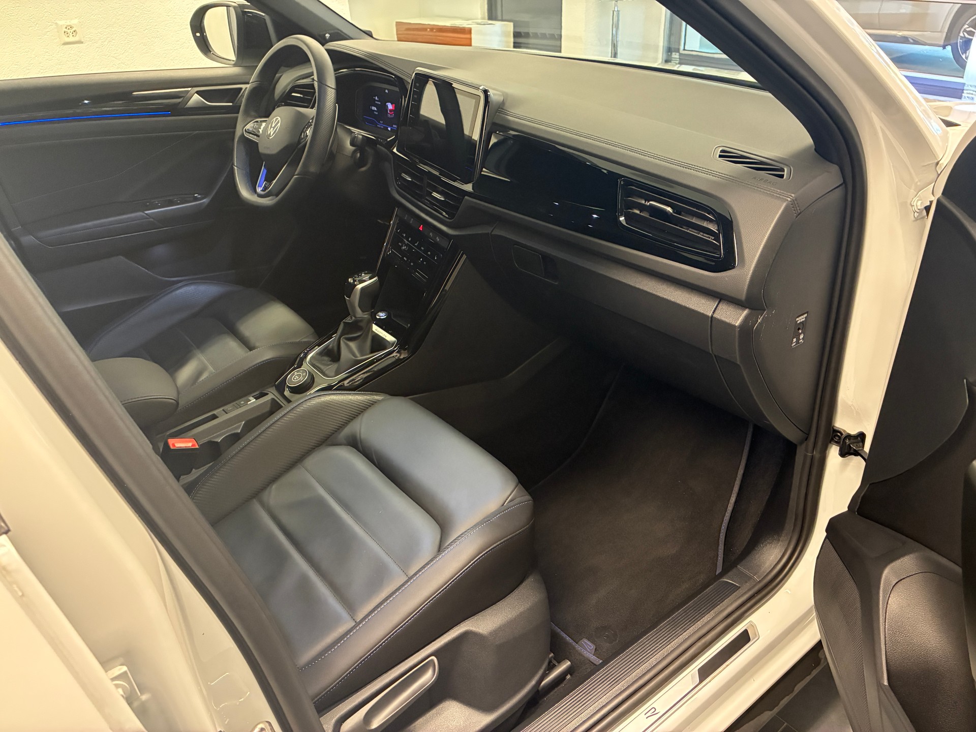 VW T-Roc 2.0 TSI R DSG 4motion-image-16