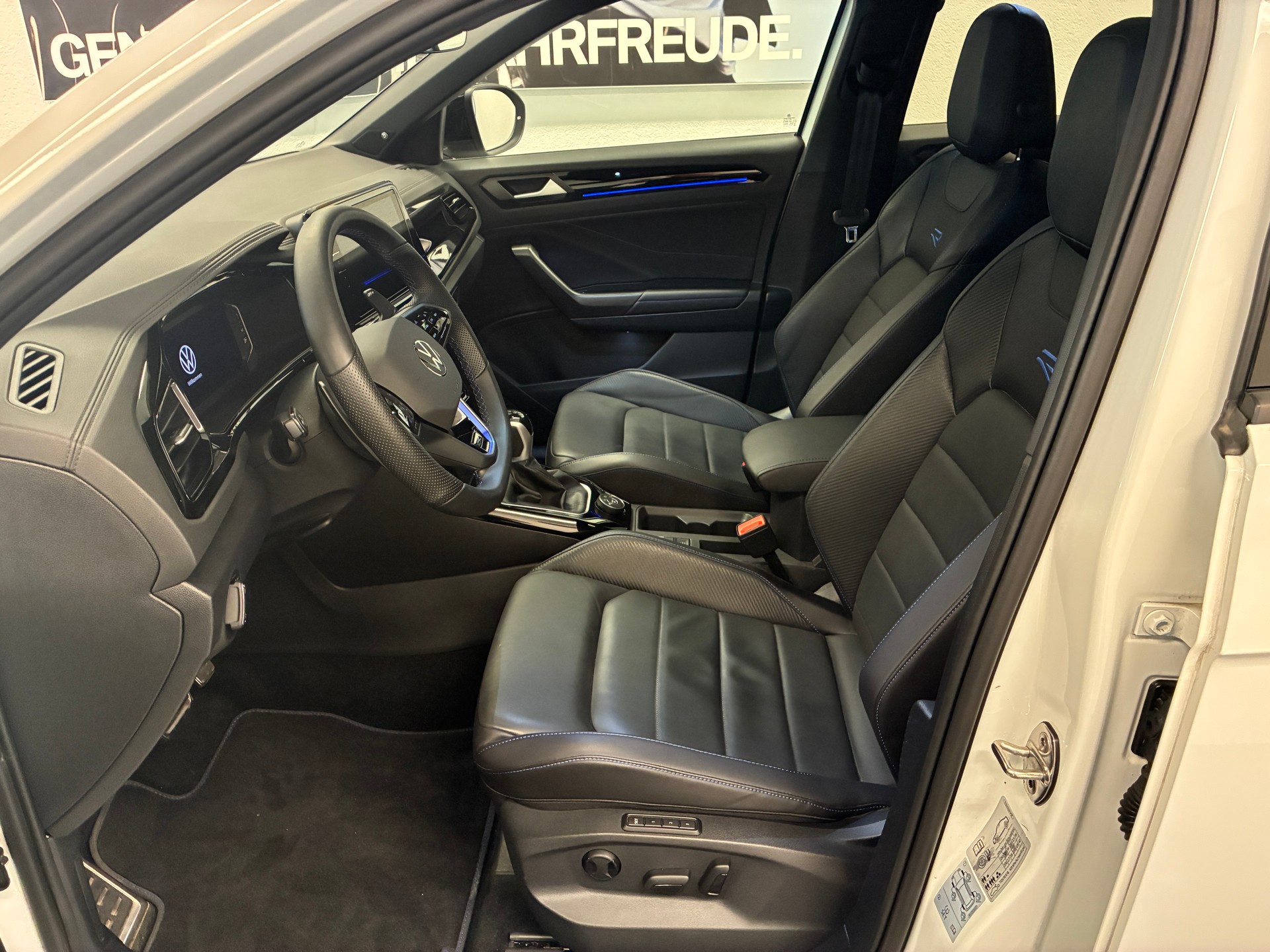 VW T-Roc 2.0 TSI R DSG 4motion-image-6