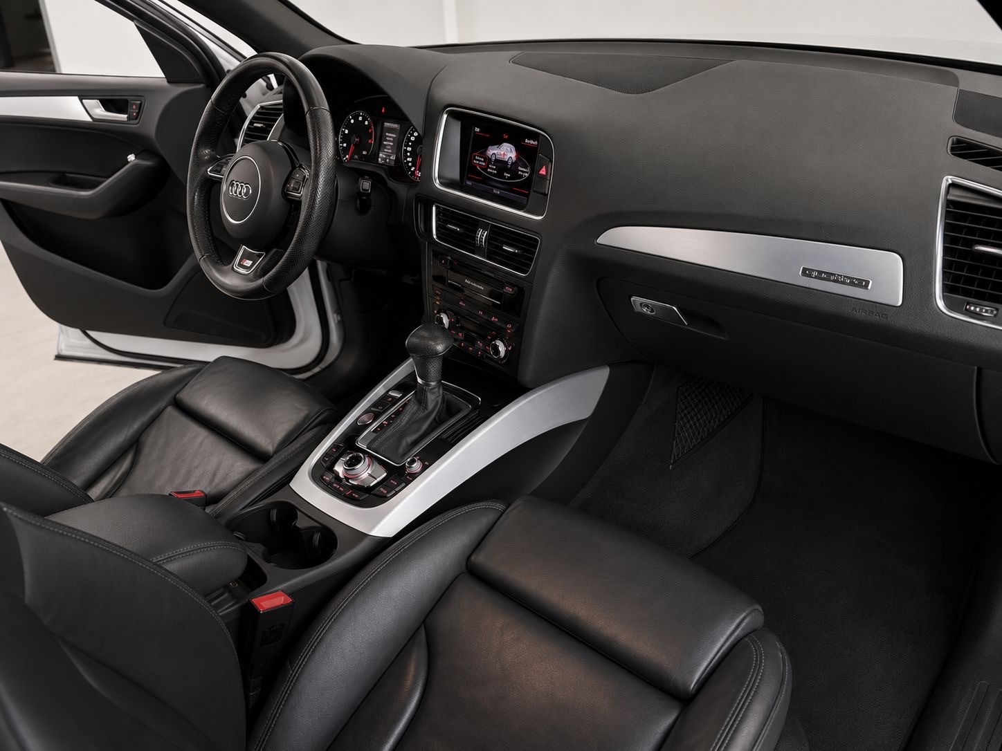 AUDI Q5 3.0 TFSI quattro tiptronic-image-10