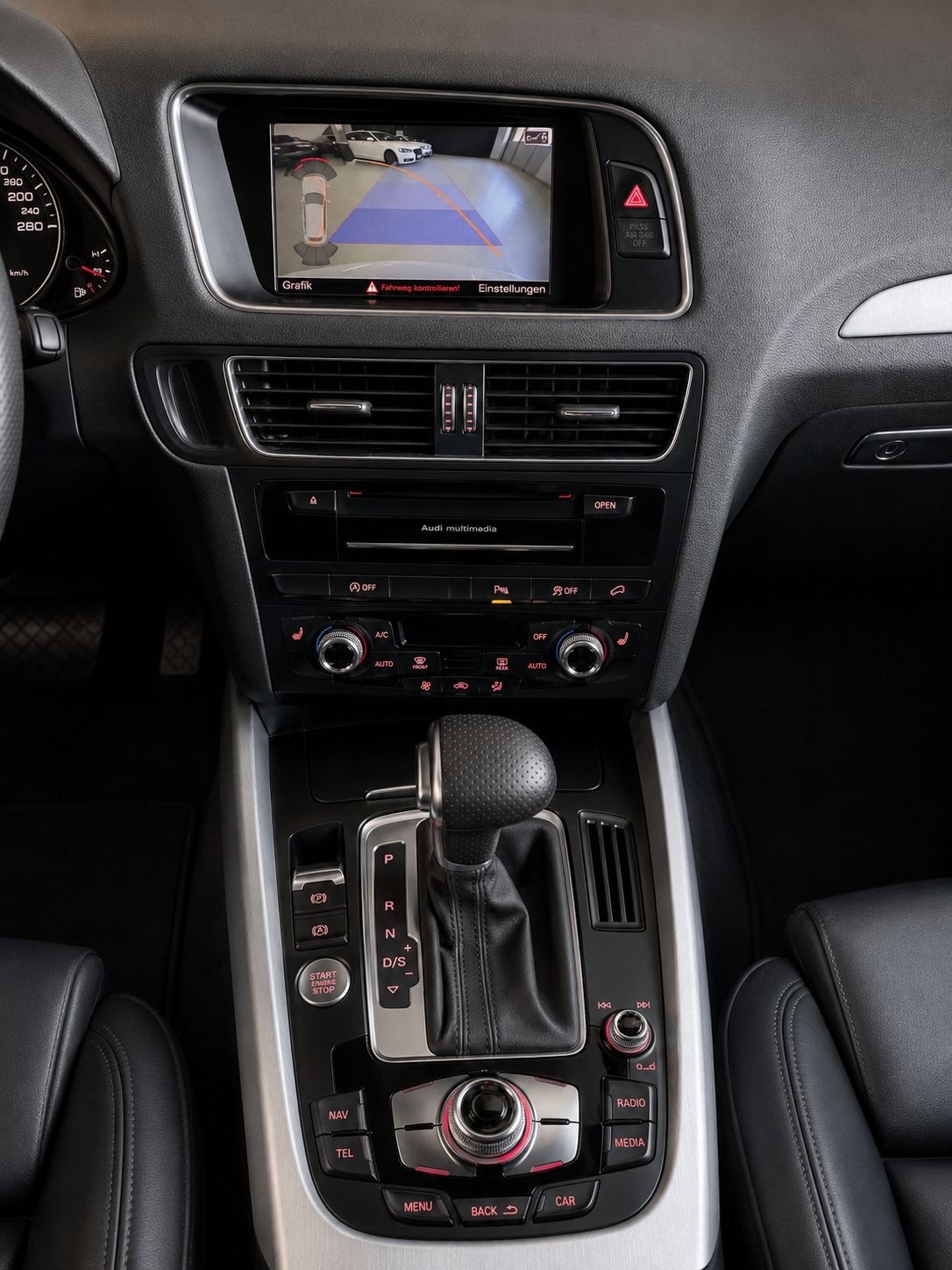 AUDI Q5 3.0 TFSI quattro tiptronic-image-13