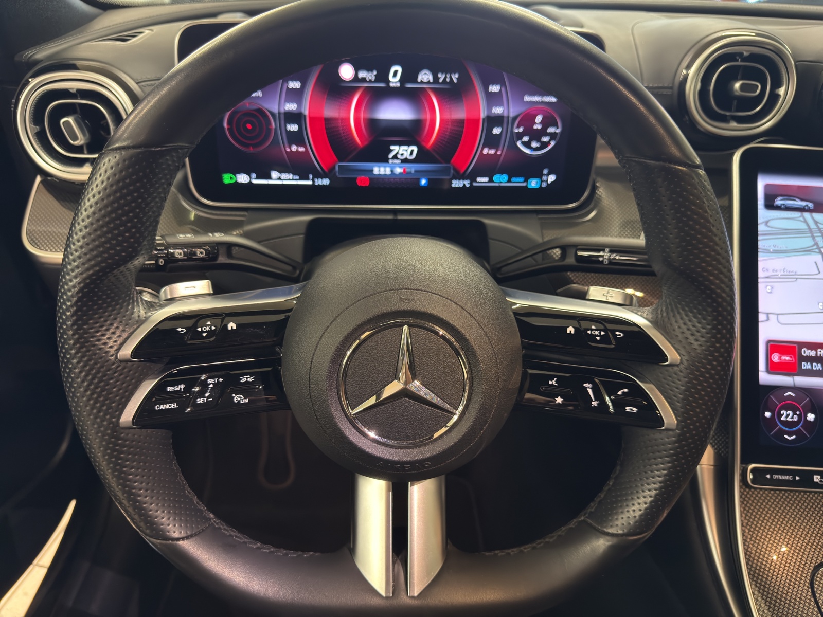 MERCEDES-BENZ C 200 T 4Matic AMG Line-image-14