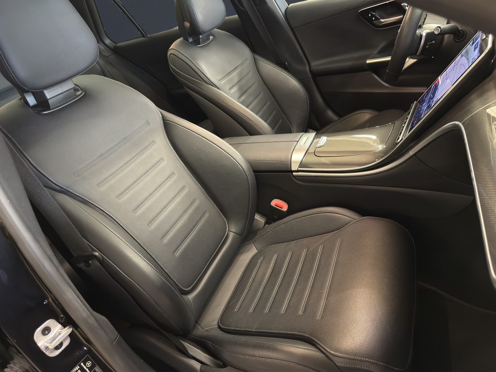 MERCEDES-BENZ C 200 T 4Matic AMG Line-image-9