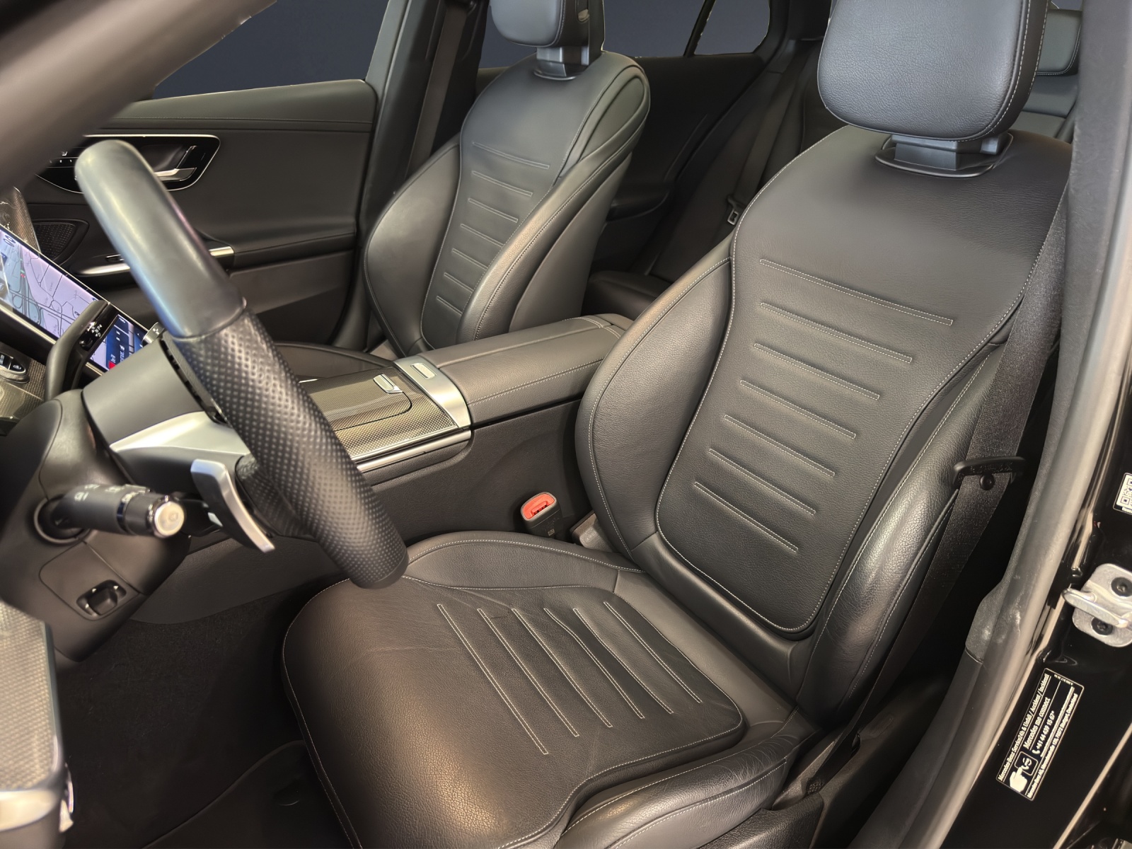 MERCEDES-BENZ C 200 T 4Matic AMG Line-image-6