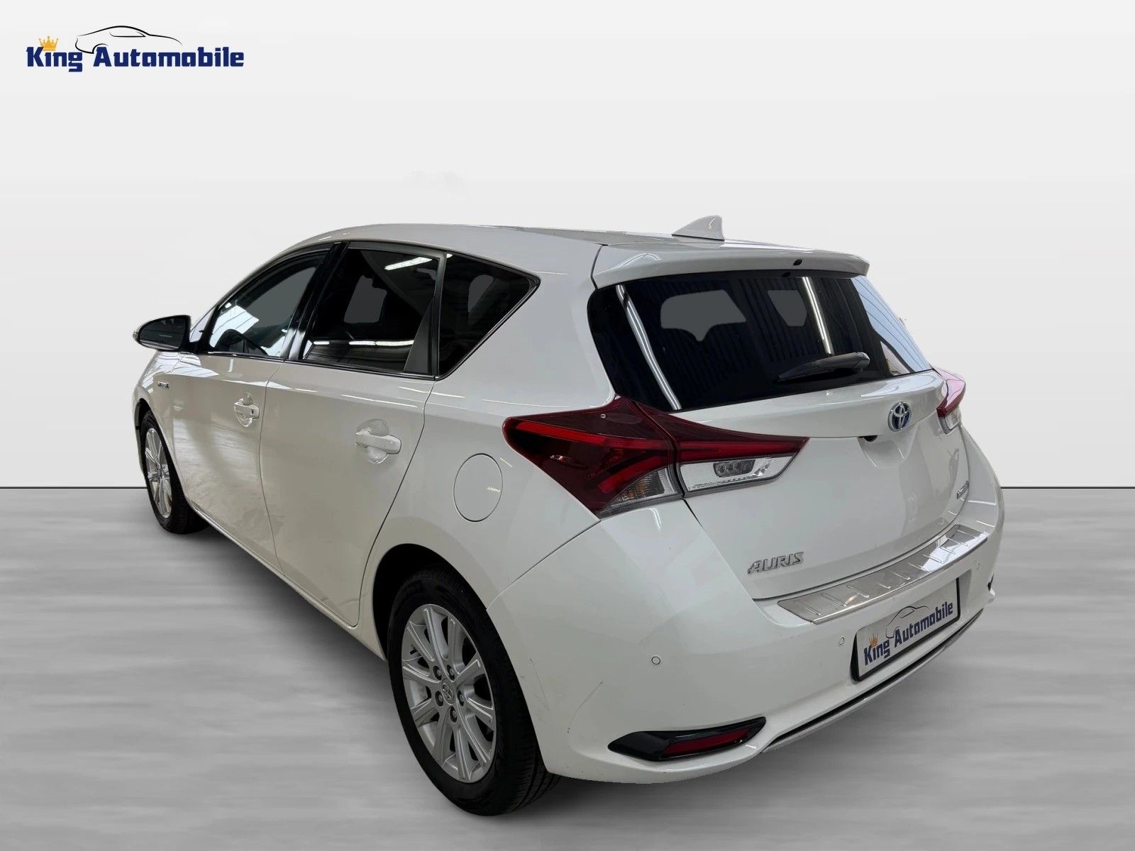 TOYOTA Auris 1.8 HSD Trend e-CVT | CH-Auto | 1-Hand | Ab Service-image-4