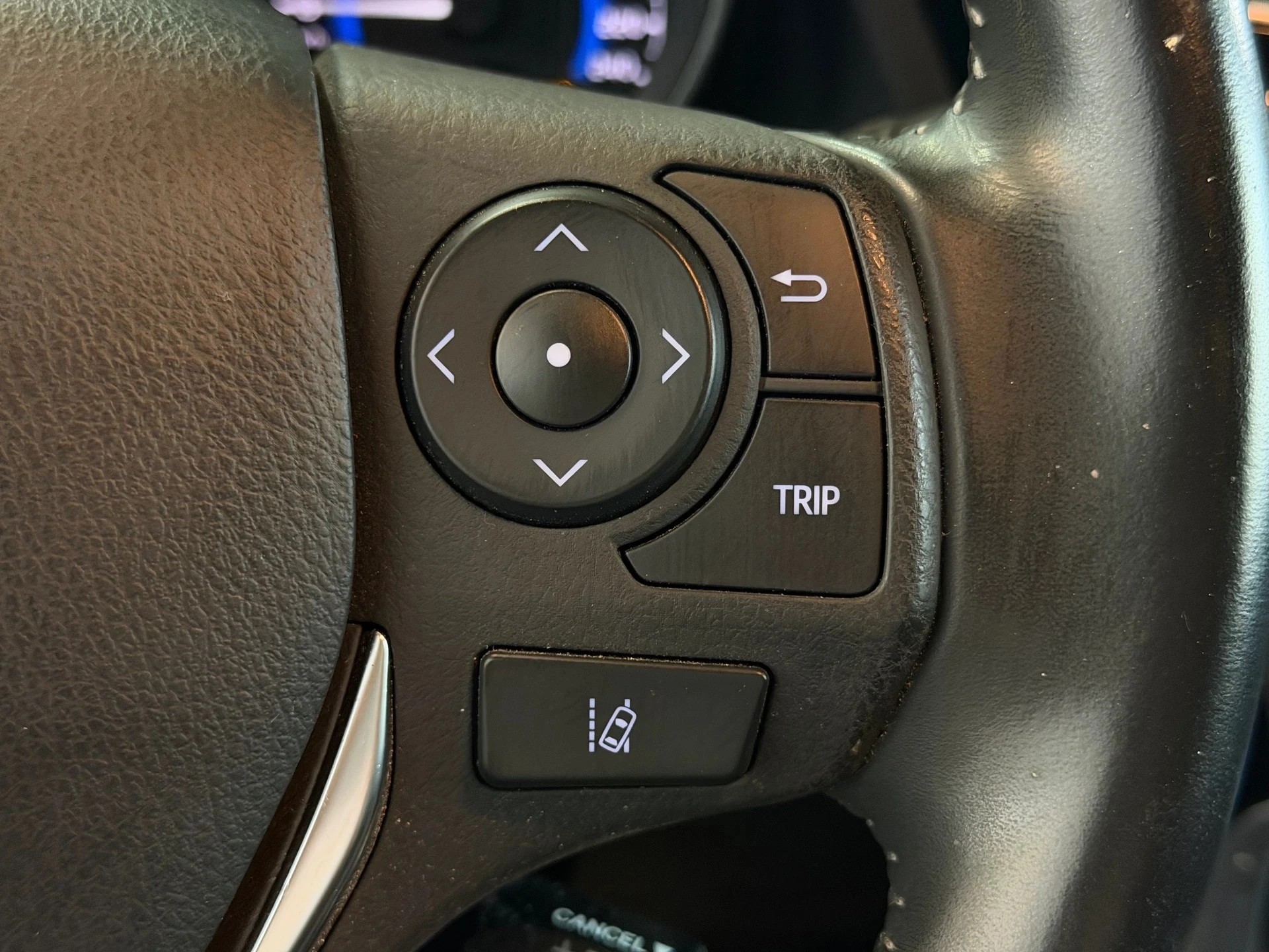 TOYOTA Auris 1.8 HSD Trend e-CVT | CH-Auto | 1-Hand | Ab Service-image-13