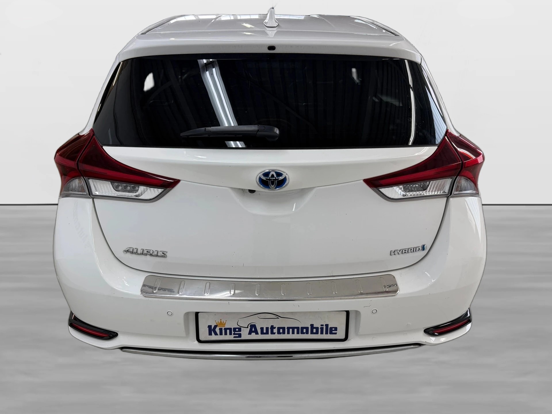 TOYOTA Auris 1.8 HSD Trend e-CVT | CH-Auto | 1-Hand | Ab Service-image-5