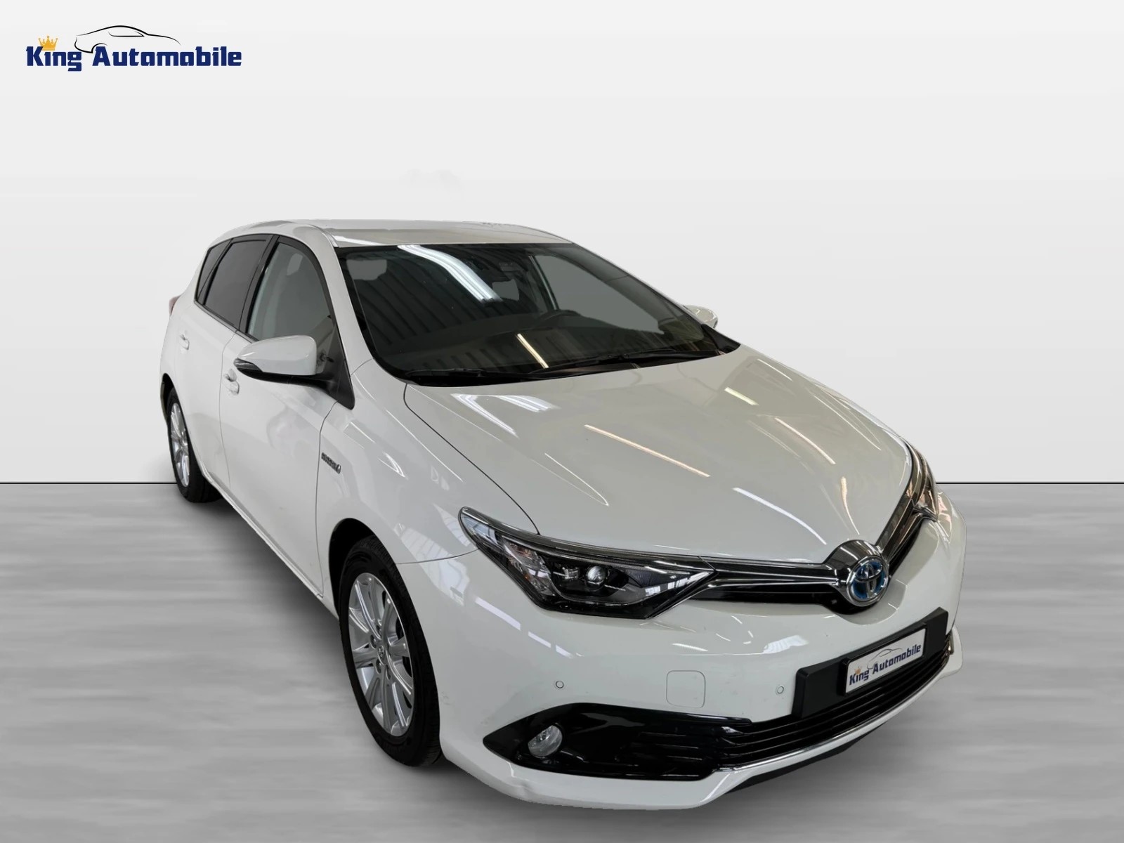 TOYOTA Auris 1.8 HSD Trend e-CVT | CH-Auto | 1-Hand | Ab Service