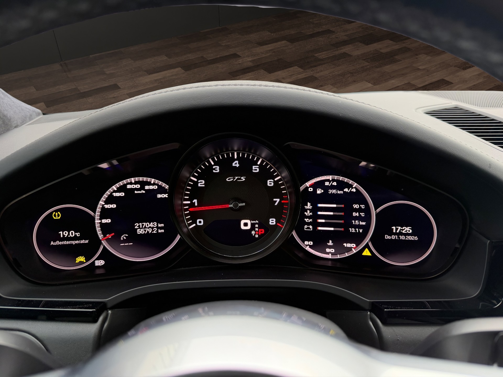 PORSCHE Cayenne GTS Coupé-image-17