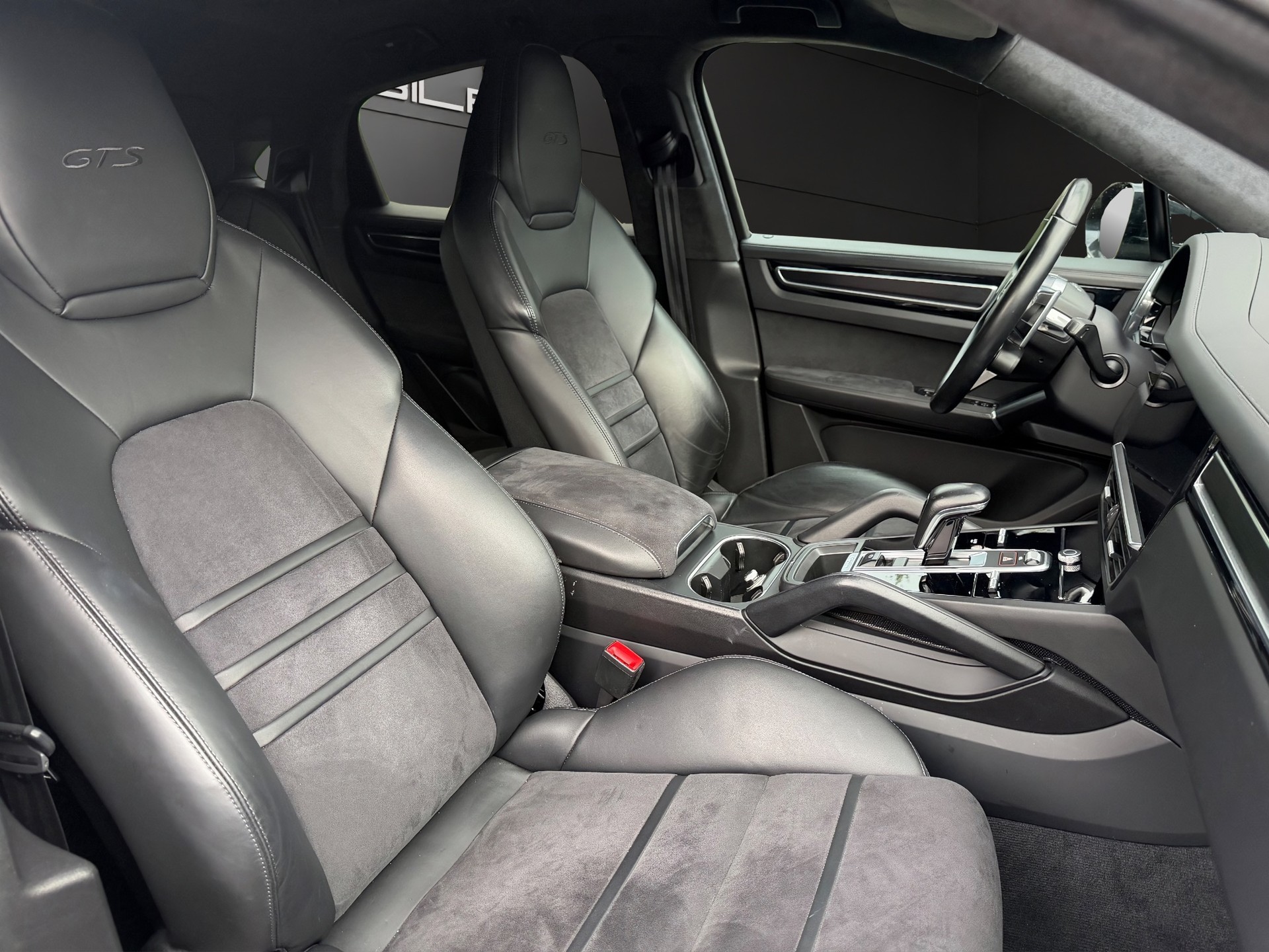 PORSCHE Cayenne GTS Coupé-image-13