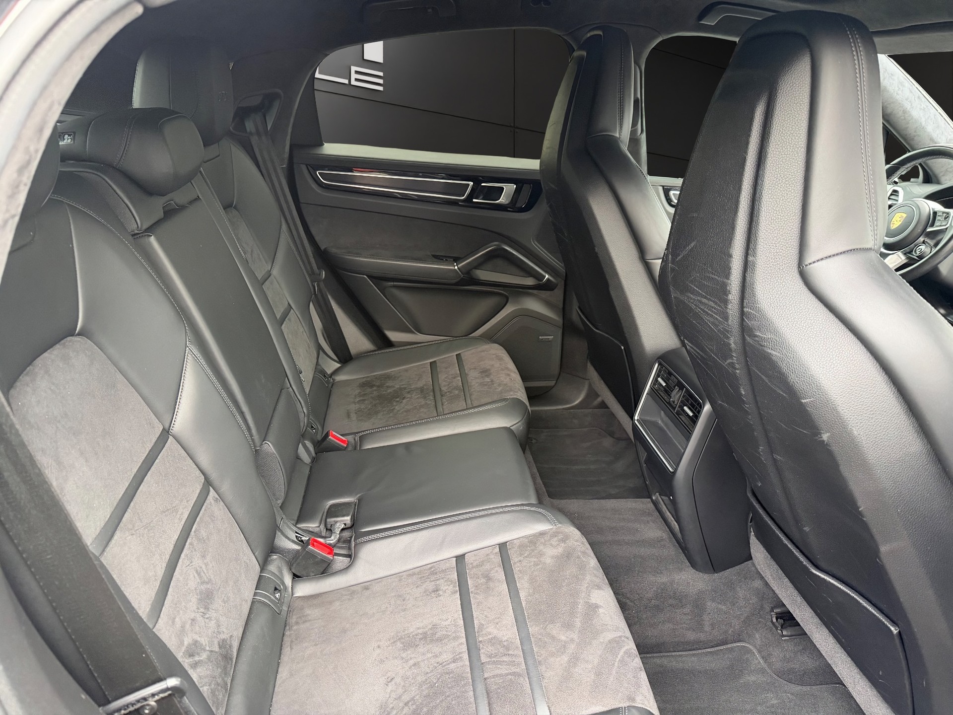 PORSCHE Cayenne GTS Coupé-image-15