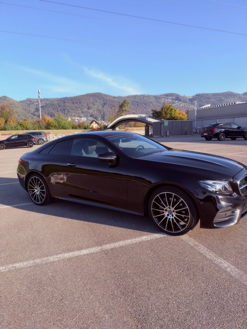 MERCEDES-BENZ E 200 AMG Line 4matic-image-4