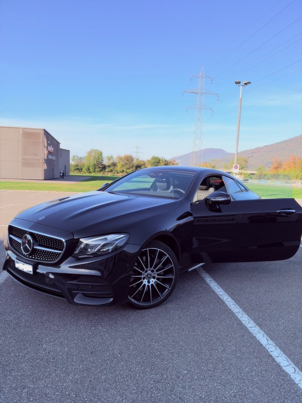 MERCEDES-BENZ E 200 AMG Line 4matic