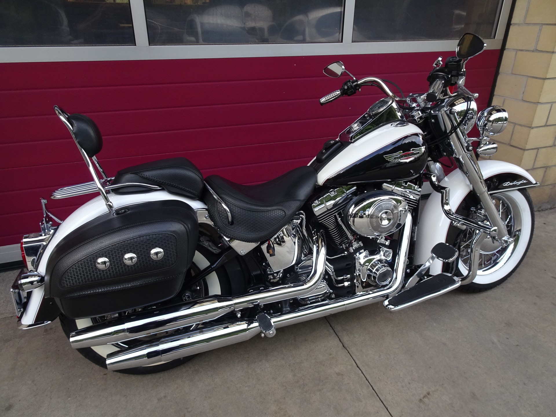 HARLEY-DAVIDSON FLSTNI Softail Deluxe-image-3