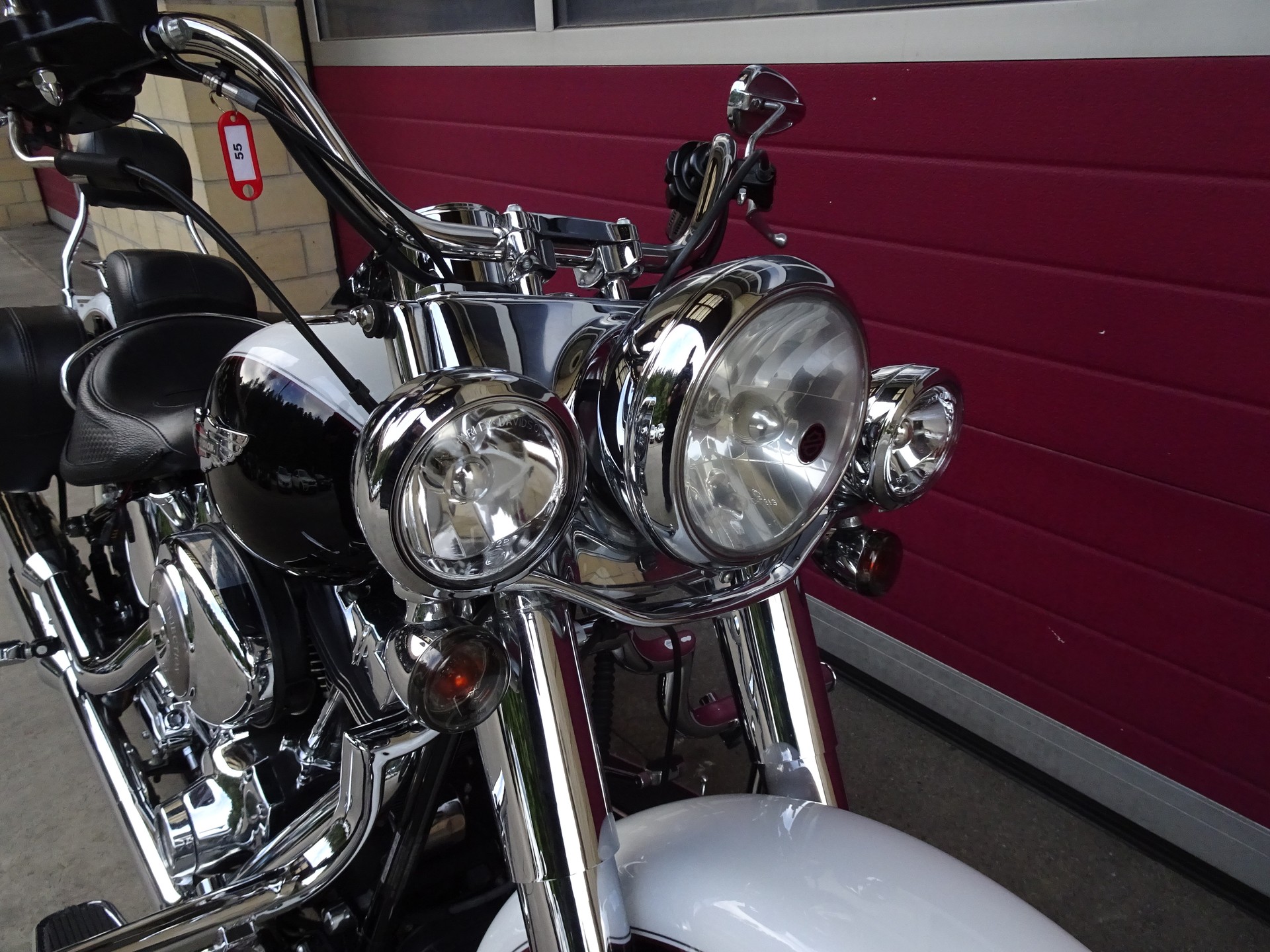 HARLEY-DAVIDSON FLSTNI Softail Deluxe-image-10