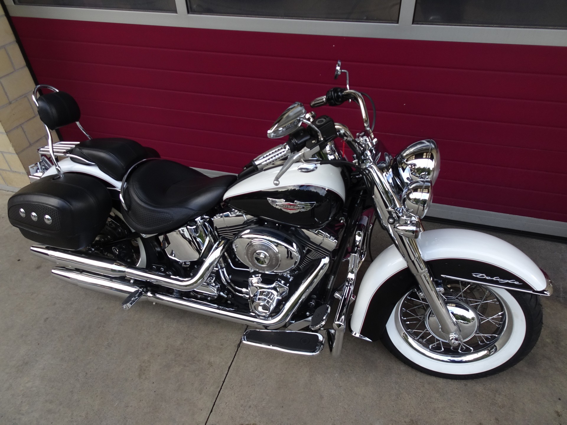 HARLEY-DAVIDSON FLSTNI Softail Deluxe-image-14