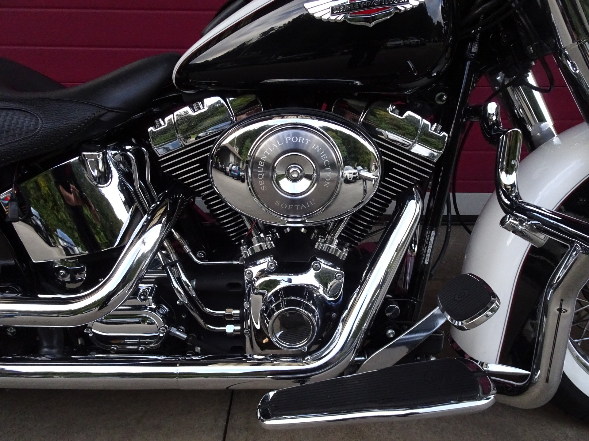 HARLEY-DAVIDSON FLSTNI Softail Deluxe-image-8