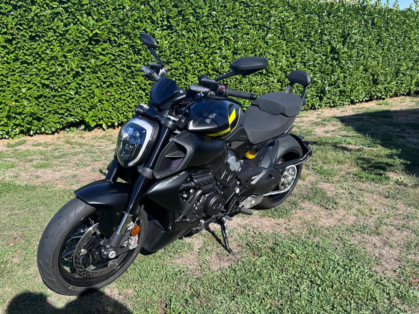 DUCATI Diavel V4-image-2