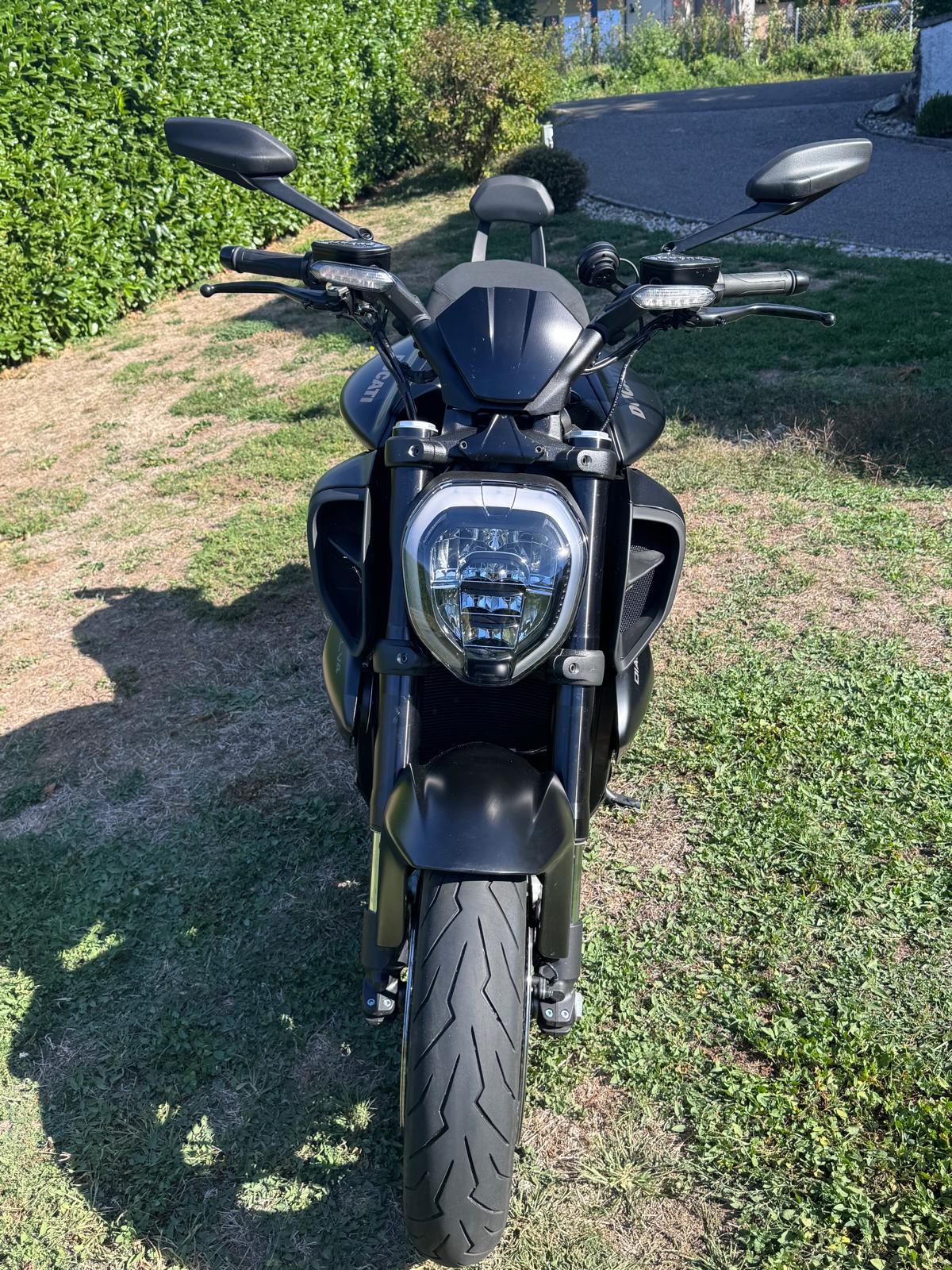 DUCATI Diavel V4-image-1