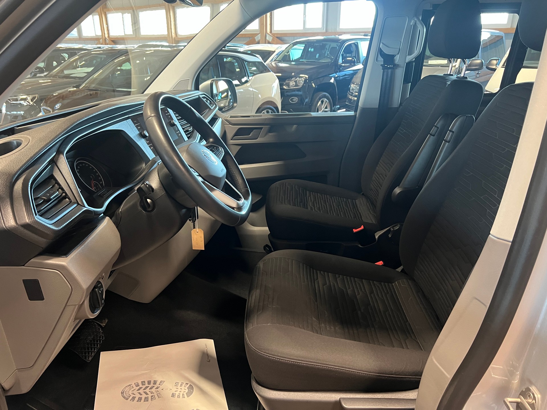 VW T6.1 Caravelle 2.0 TDI Comfortline DSG-image-8