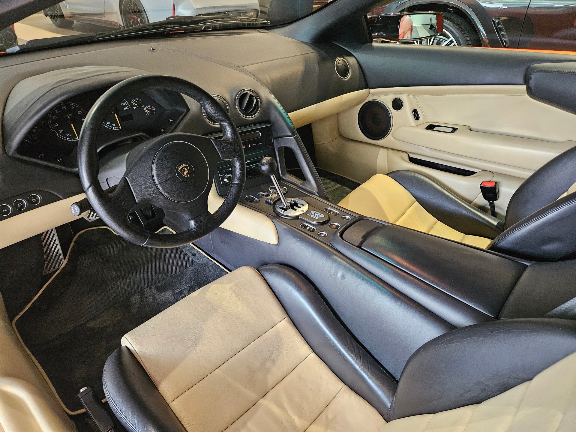LAMBORGHINI Murciélago 6.2 Coupé-image-11