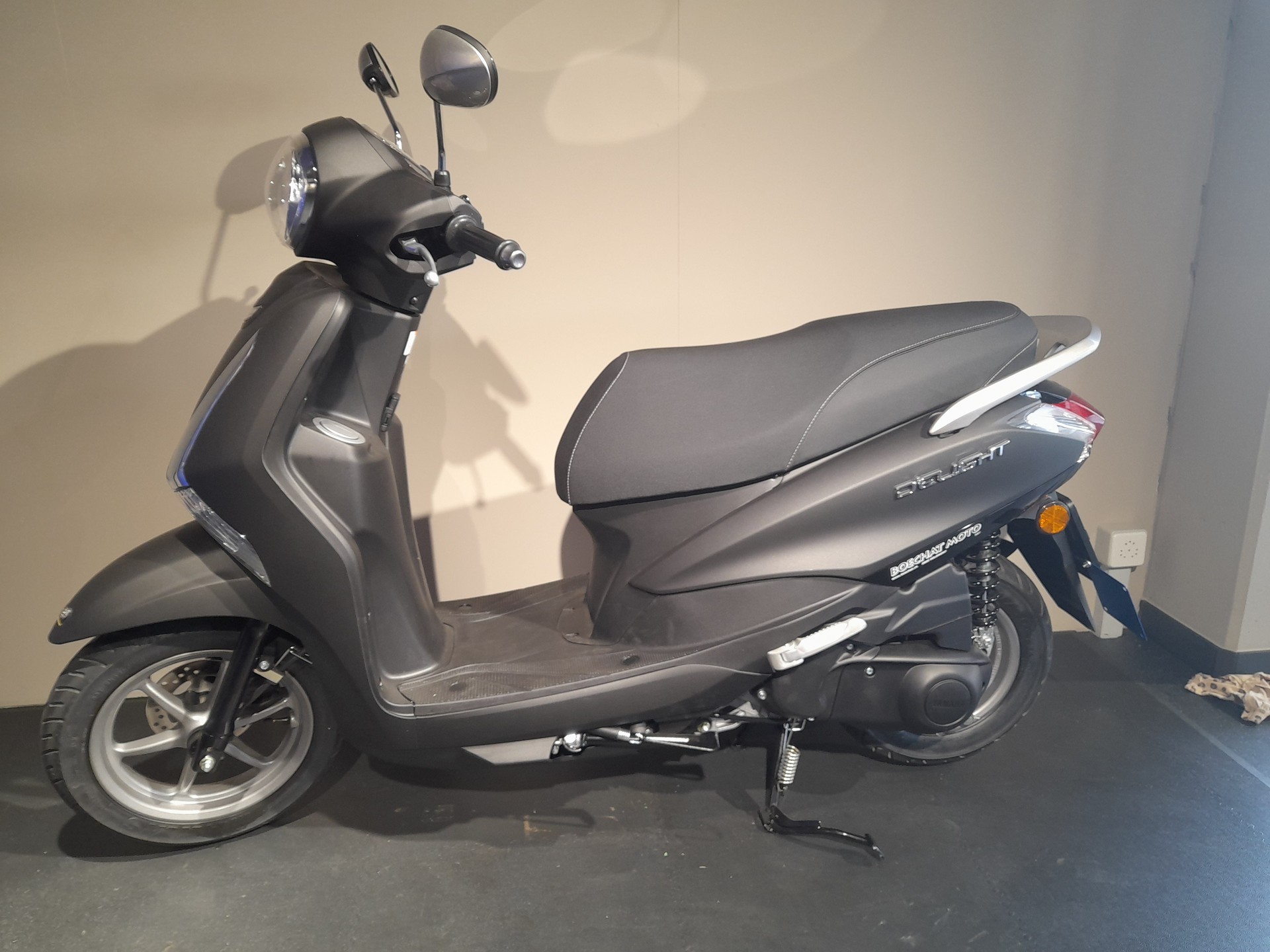 YAMAHA D'elight LTS 125-image-1