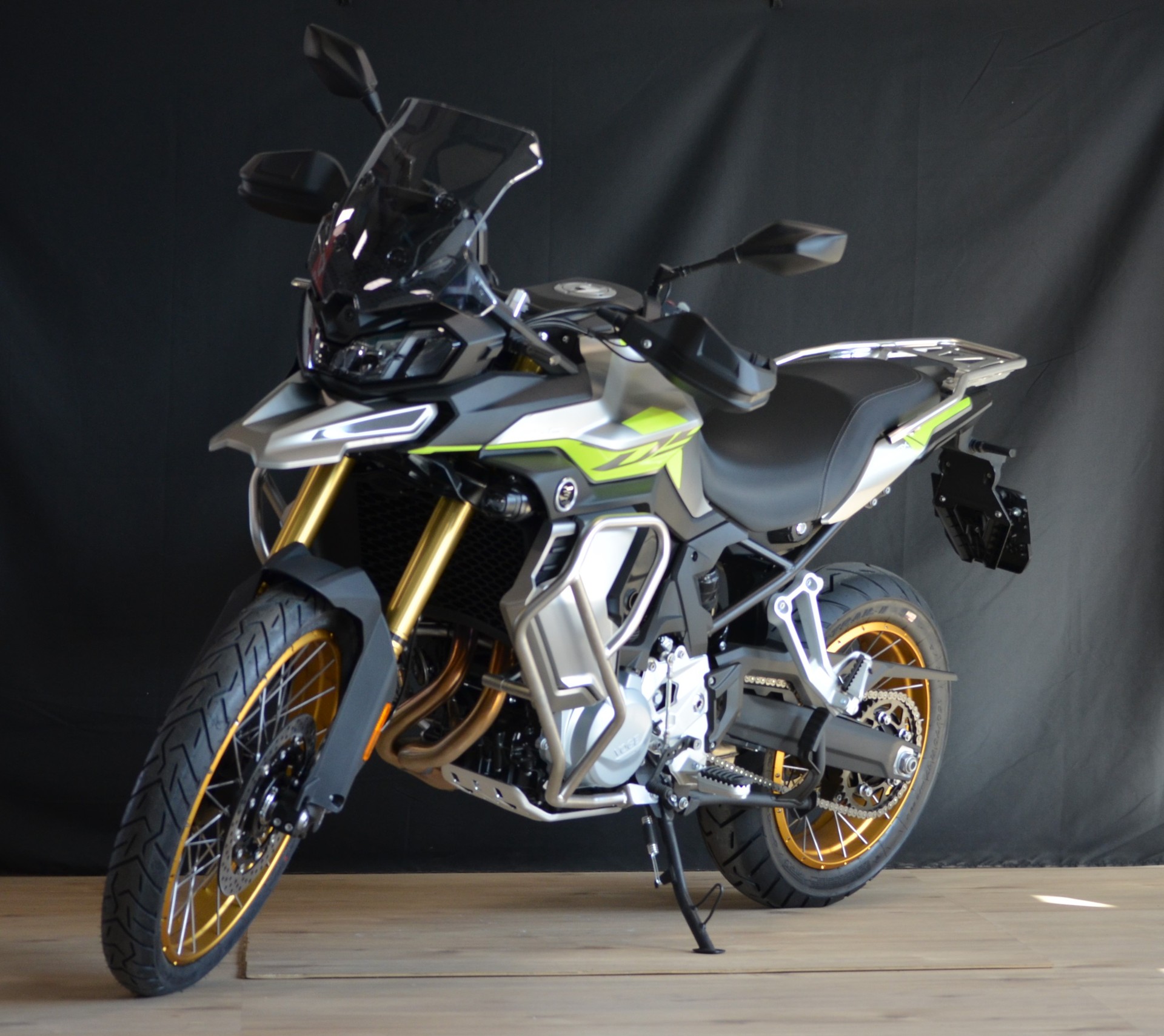 VOGE 900 DSX-image-1