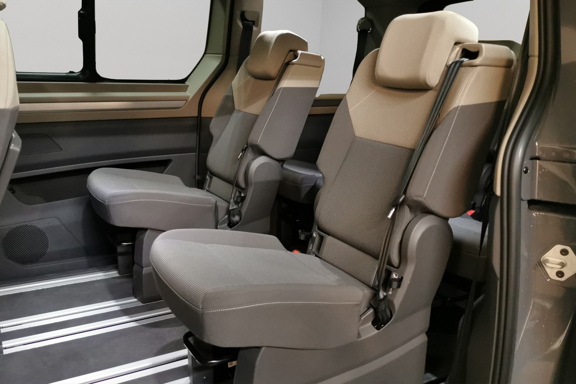 VW Multivan 2.0 TDI Life Edition DSG-image-11