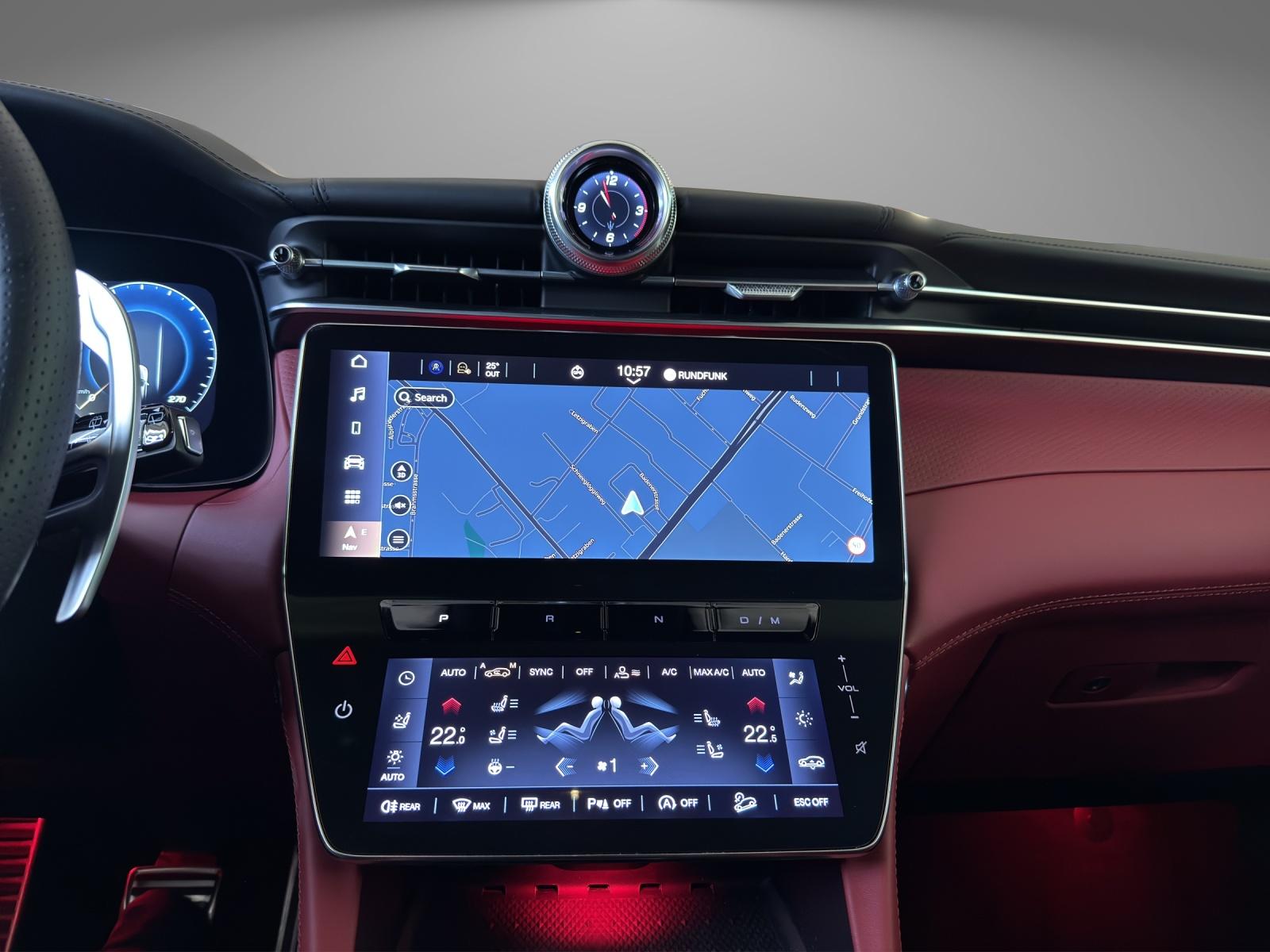 MASERATI Grecale 2.0 Hybrid Modena-image-12