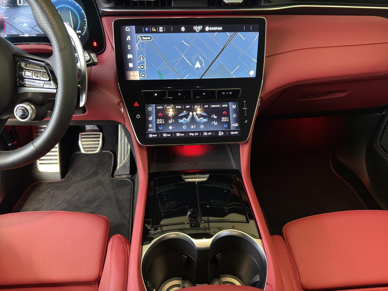 MASERATI Grecale 2.0 Hybrid Modena-image-13